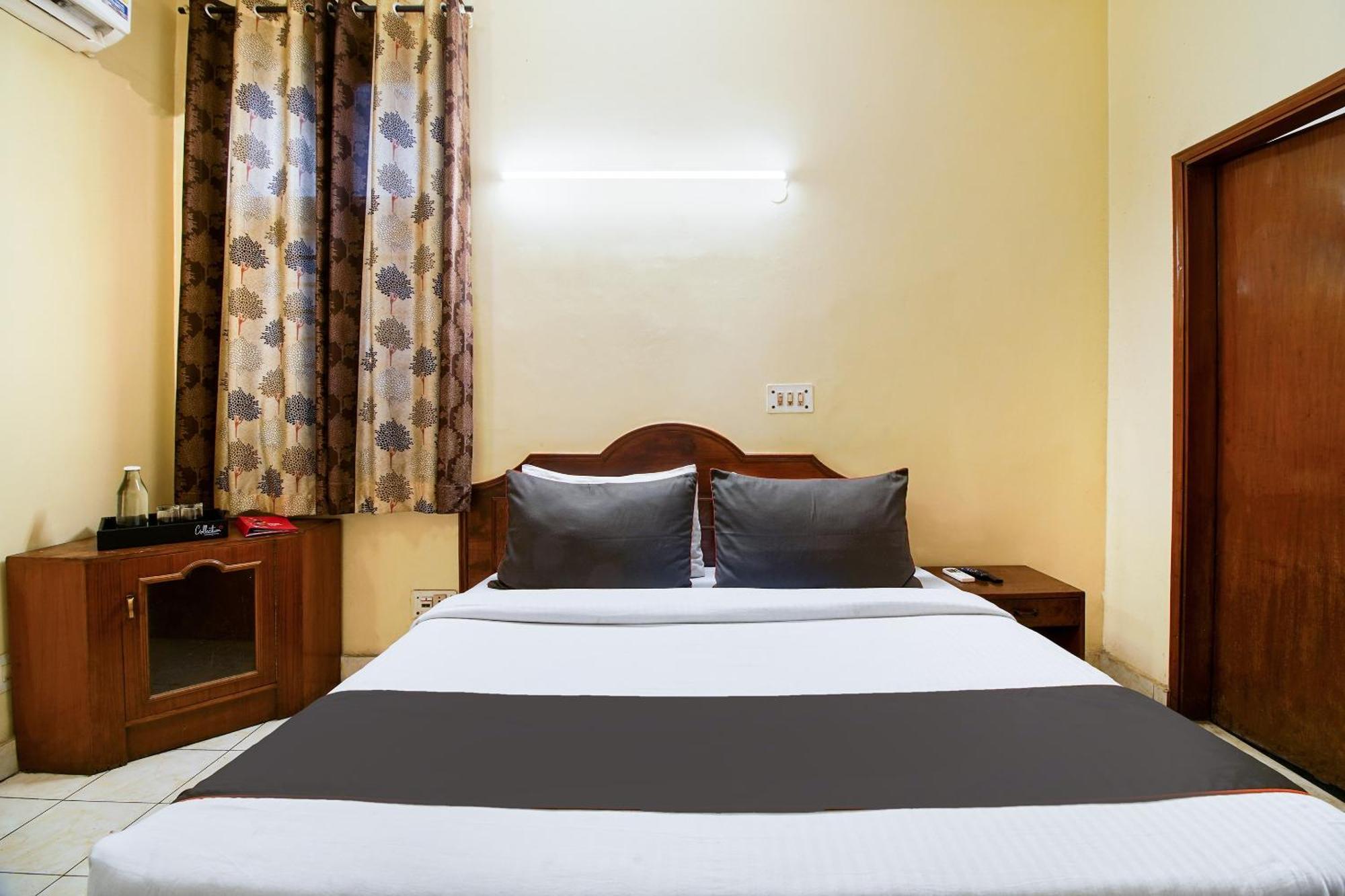 Oyo Maya Palace New Delhi Ngoại thất bức ảnh
